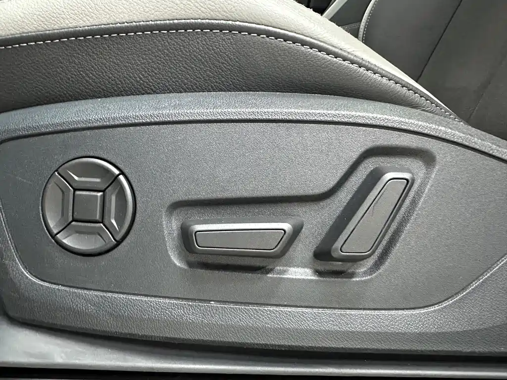Audi Q3 — фото 20
