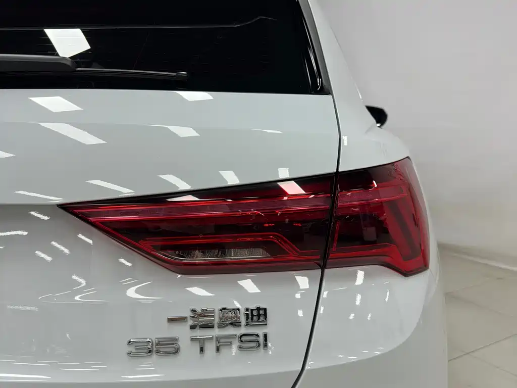 Audi Q3 — фото 9