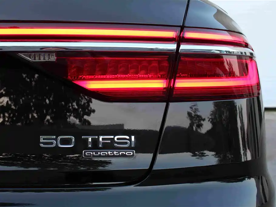 Audi A8 — фото 17
