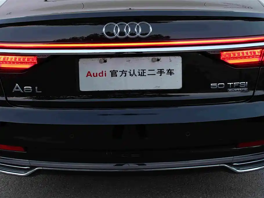 Audi A8 — фото 19