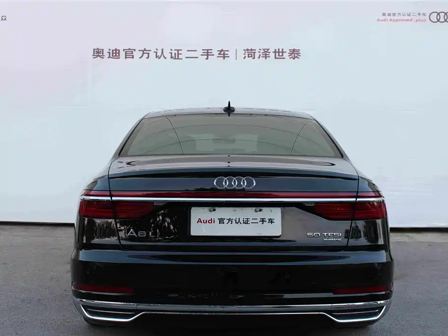 Audi A8 — фото 5