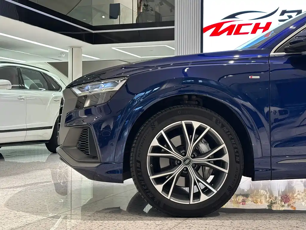 Audi Q8 — фото 15