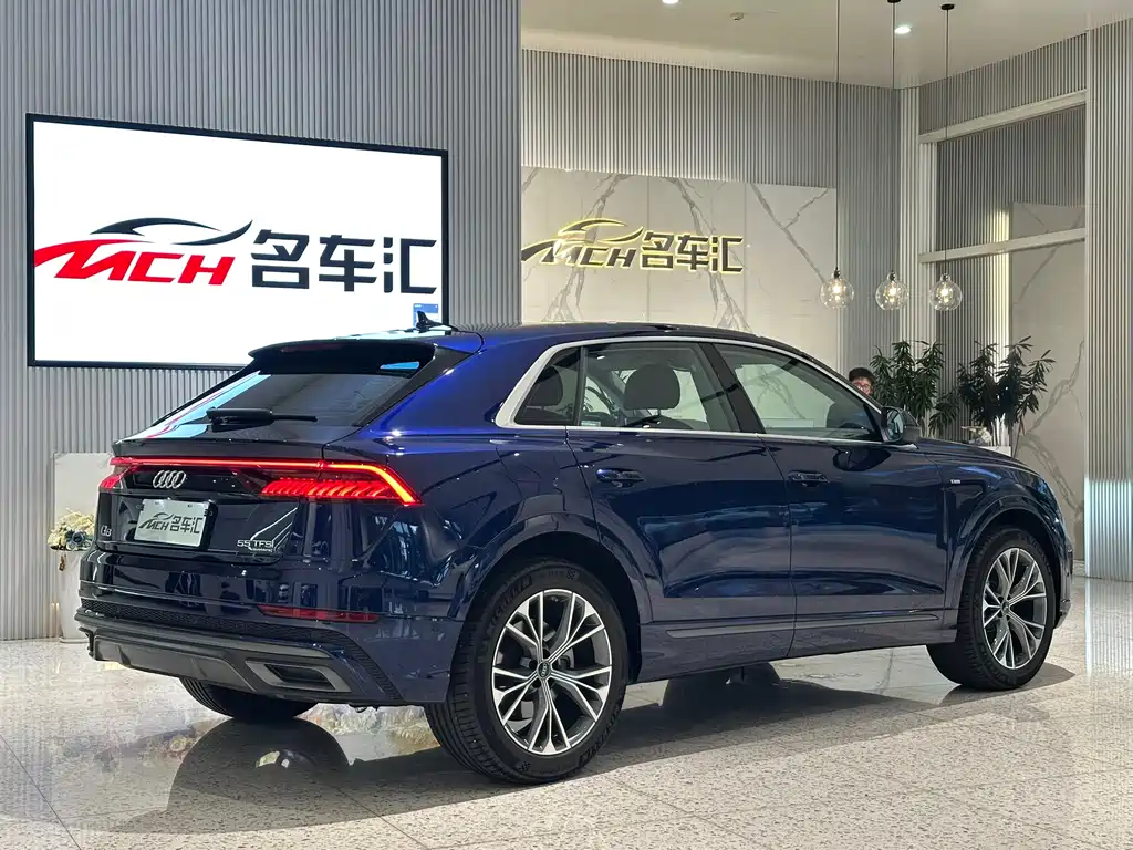 Audi Q8 — фото 3