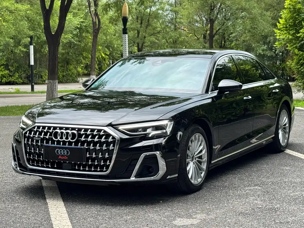 Audi A8 — фото 3