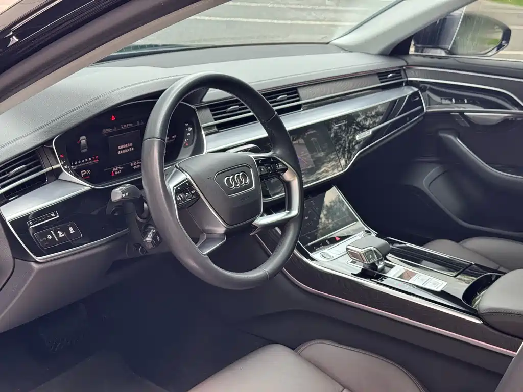 Audi A8 — фото 9