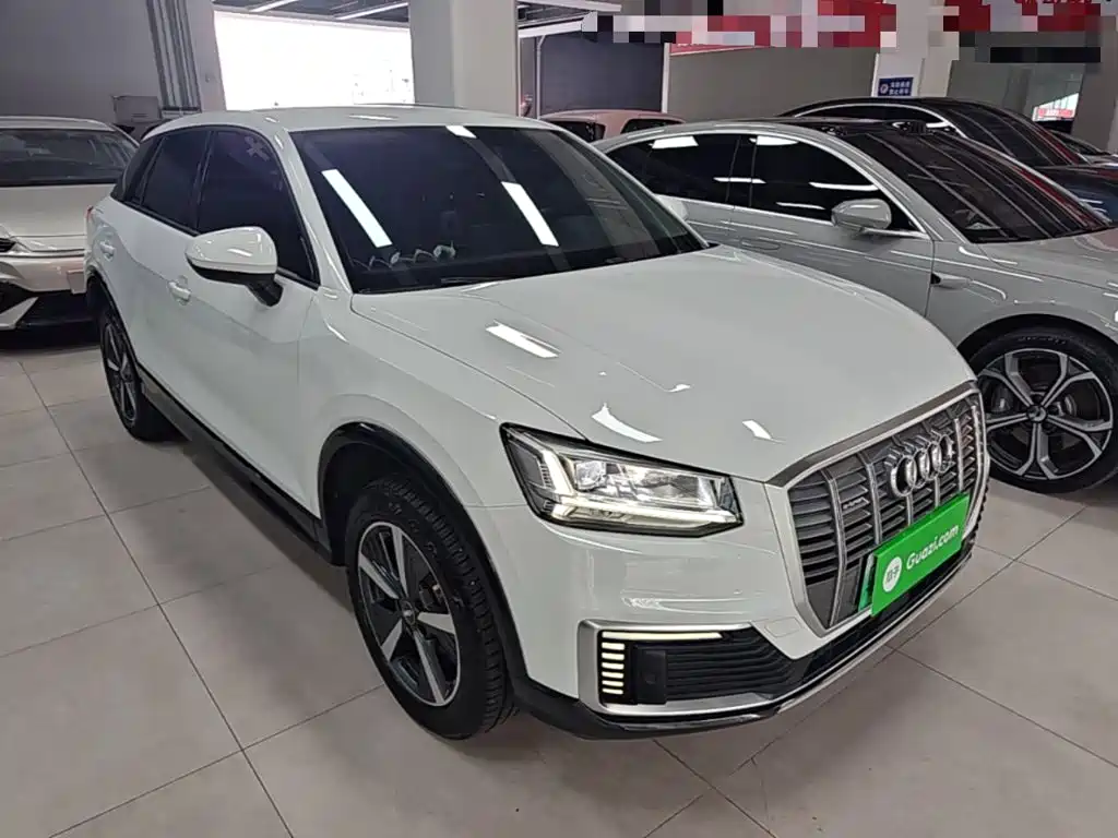 Audi Q2L e-tron — фото 4