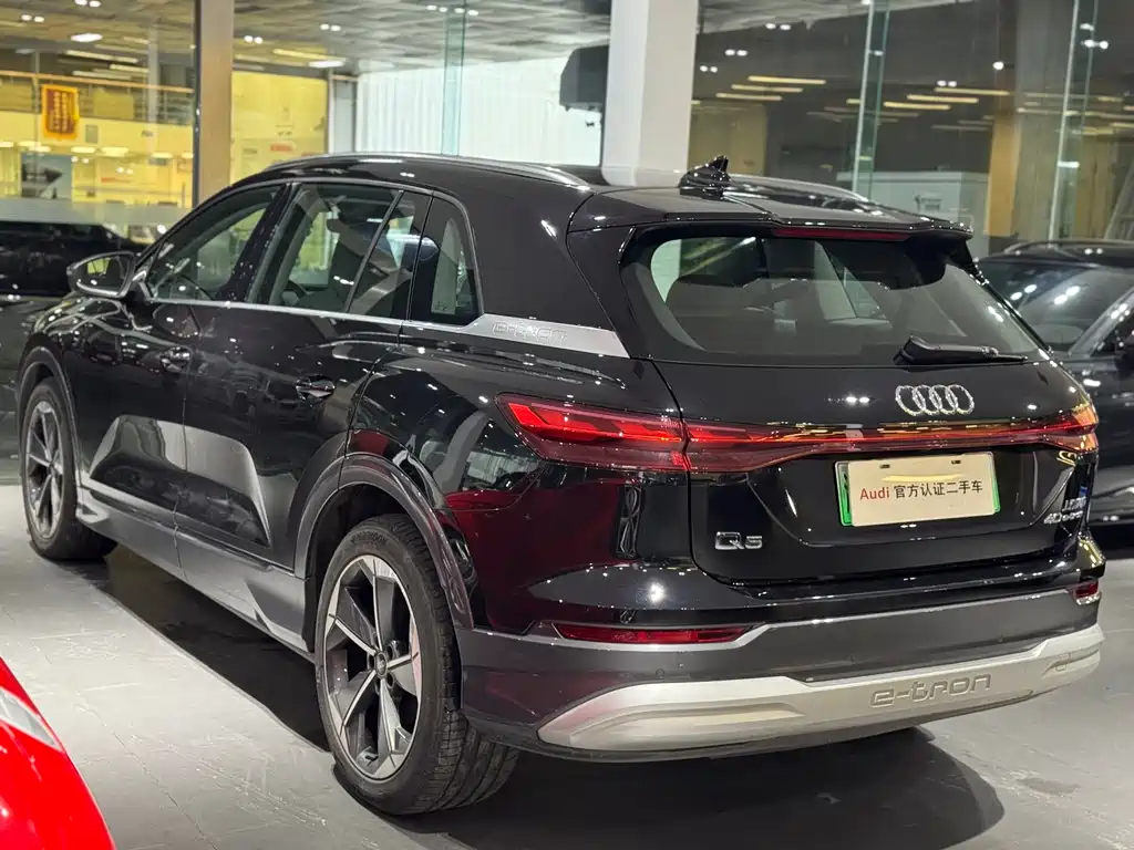 Audi Q5 e-tron — фото 6