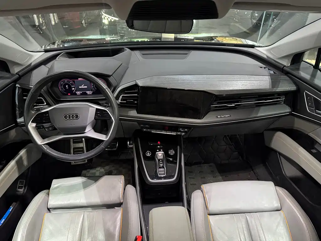 Audi Q5 e-tron — фото 8