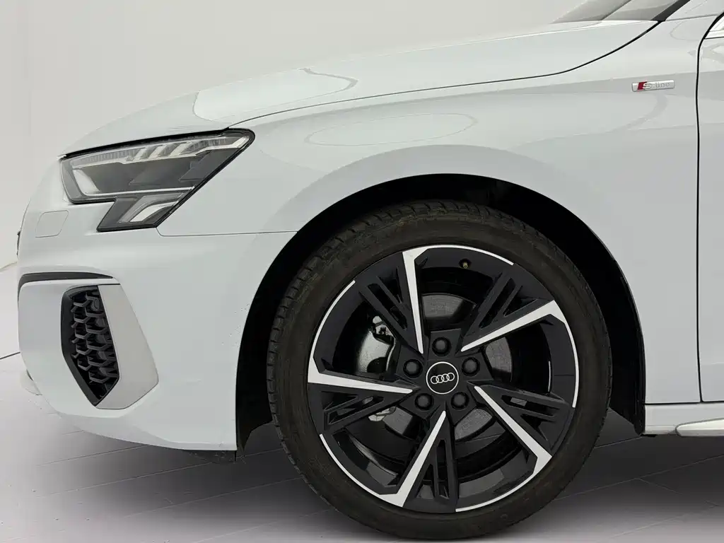 Audi A3 — фото 23