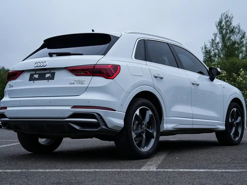 Audi Q3 — фото 4