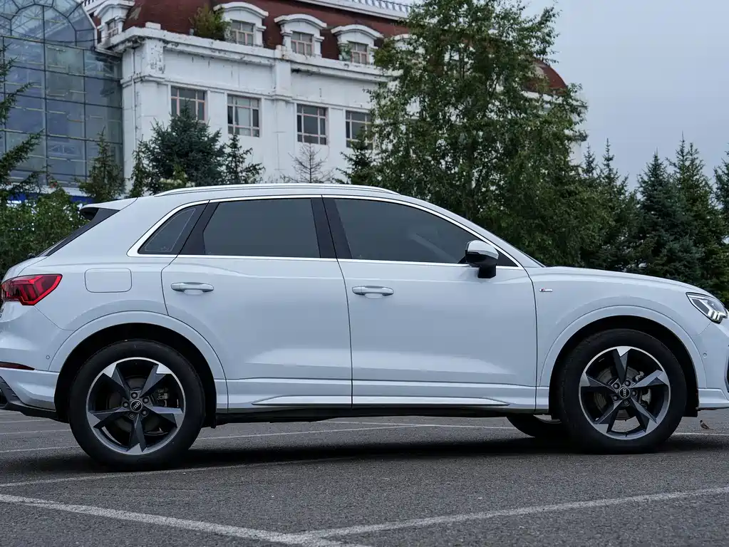 Audi Q3 — фото 8