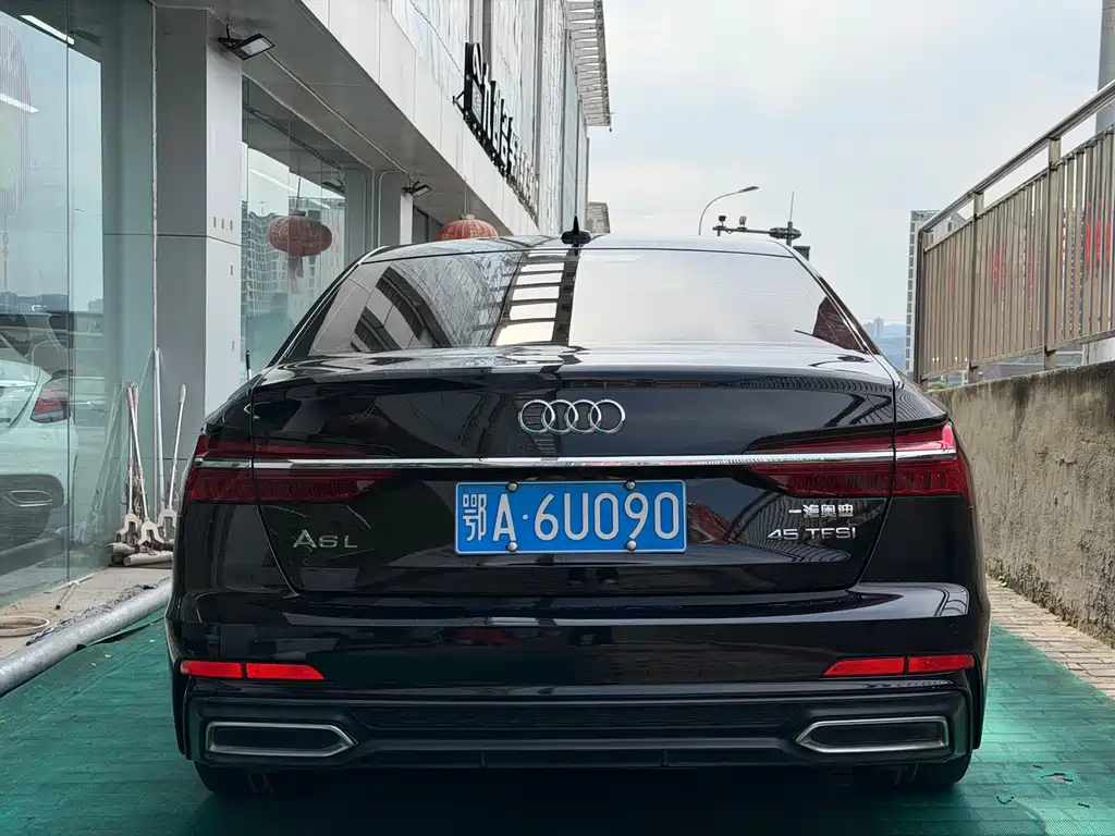 Audi A6L — фото 9