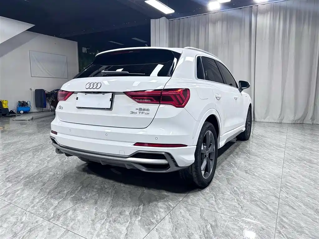 Audi Q3 — фото 6