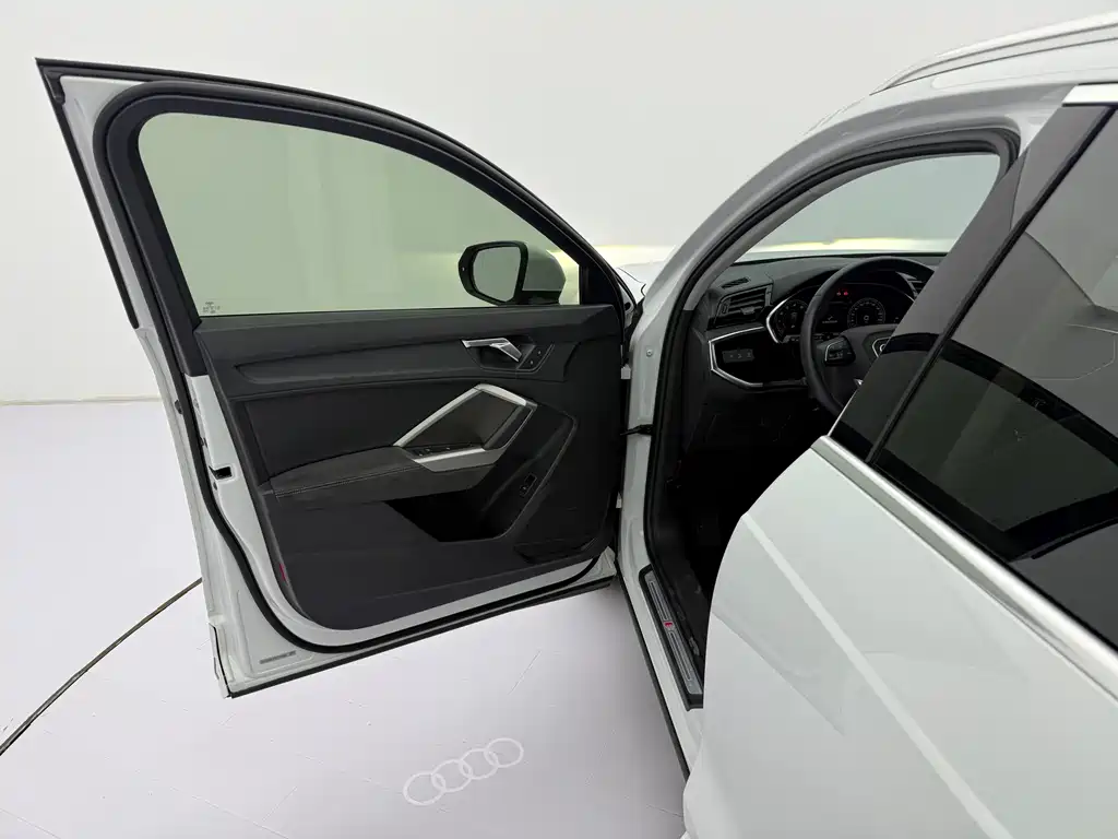 Audi Q3 — фото 9