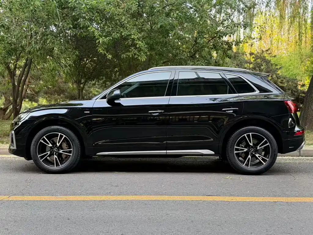 Audi Q5L — фото 3
