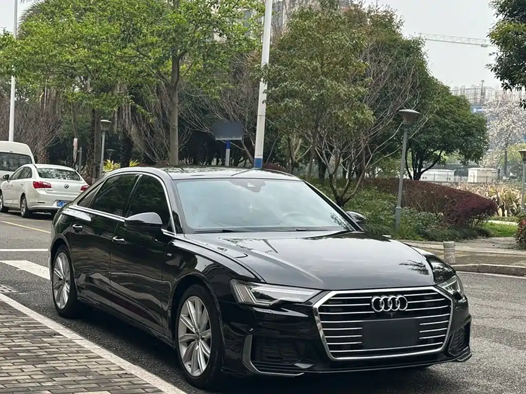 Audi A6L — фото 10