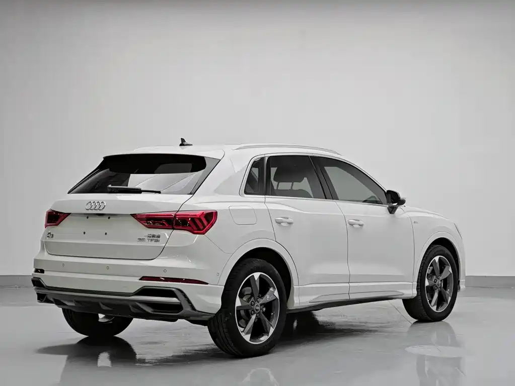 Audi Q3 — фото 6