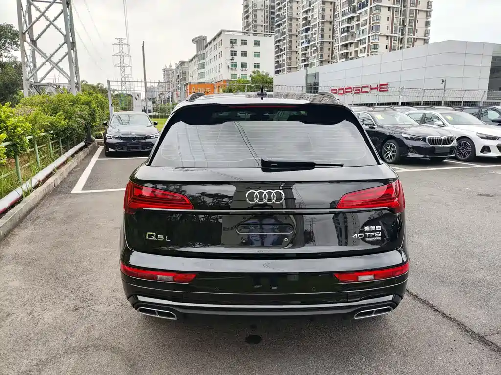 Audi Q5L — фото 3