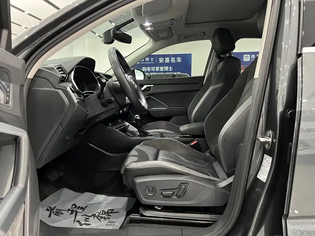 Audi Q3 Sportback — фото 31