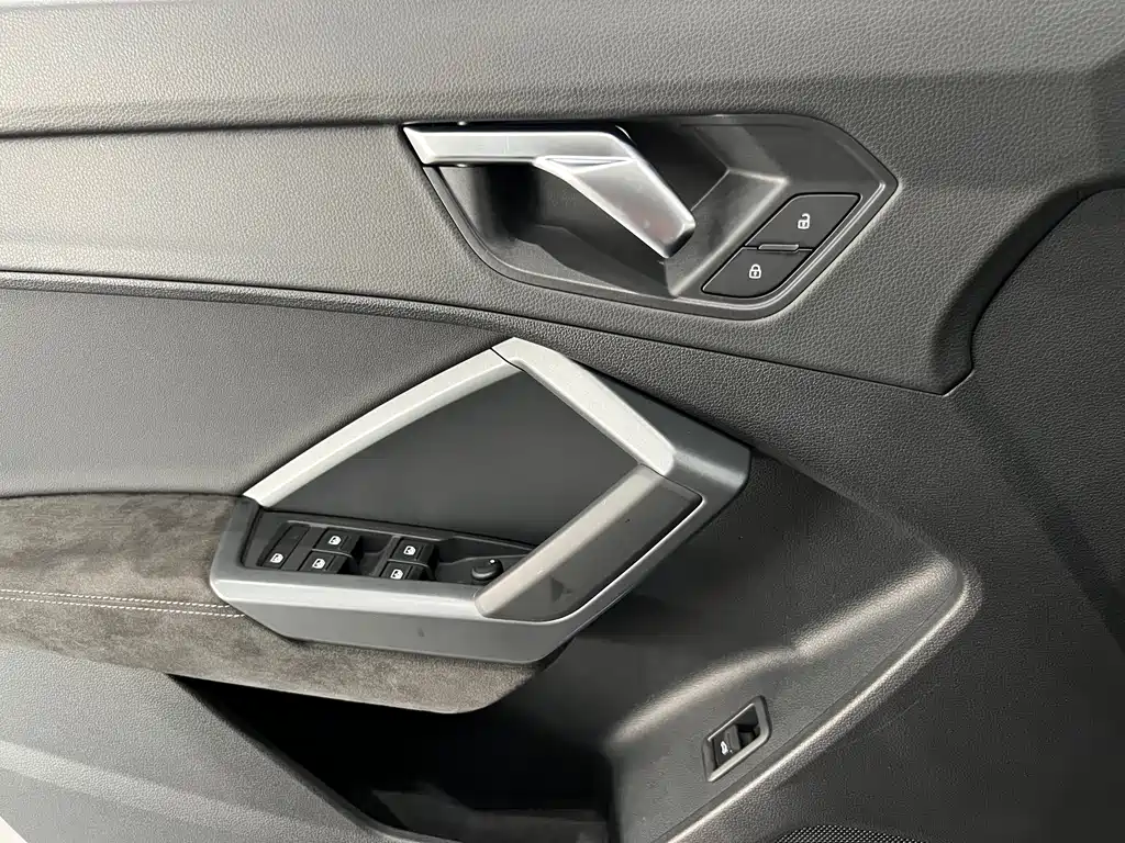 Audi Q3 Sportback — фото 42