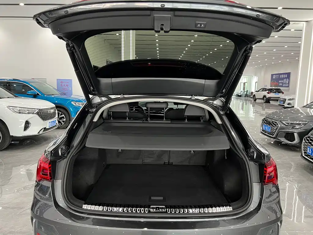 Audi Q3 Sportback — фото 7
