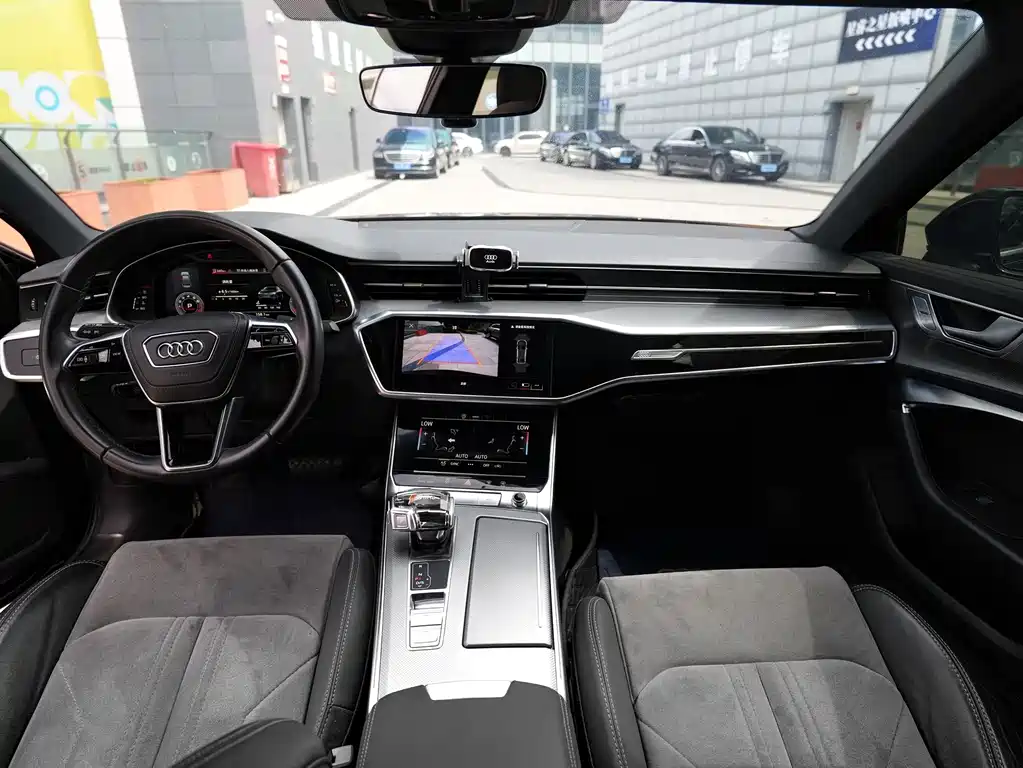 Audi A6L — фото 6