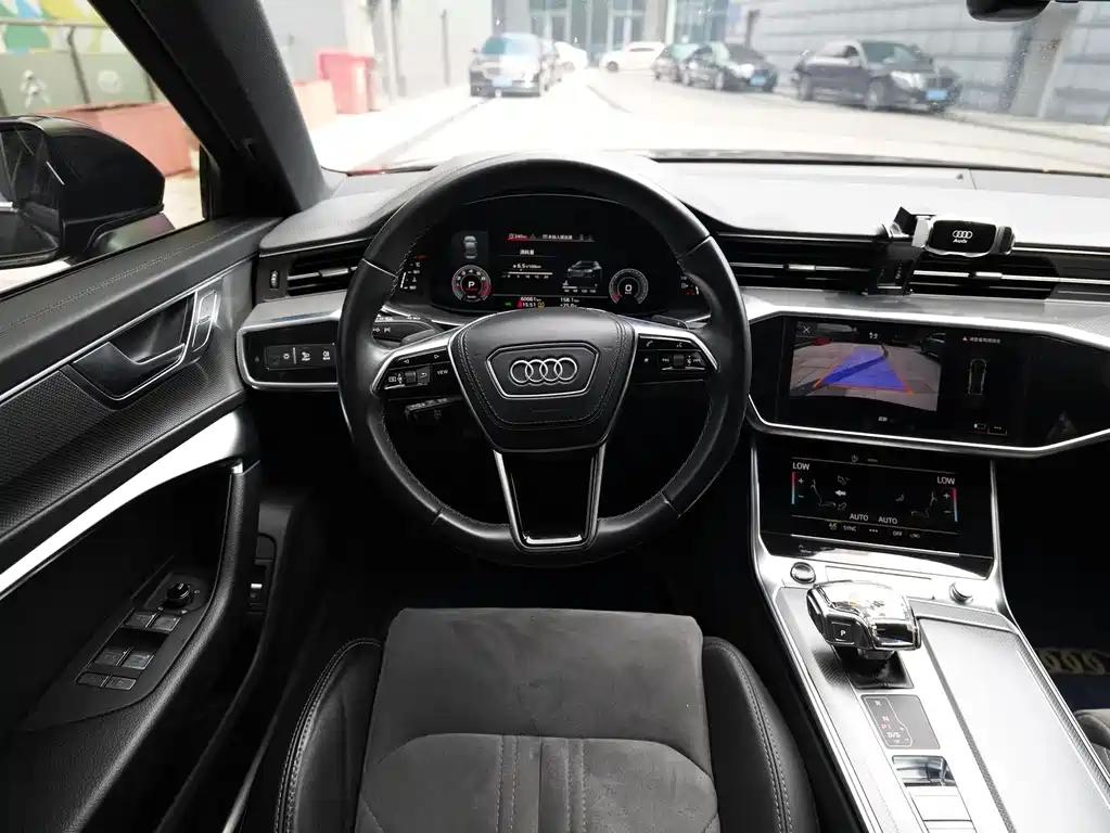 Audi A6L — фото 7