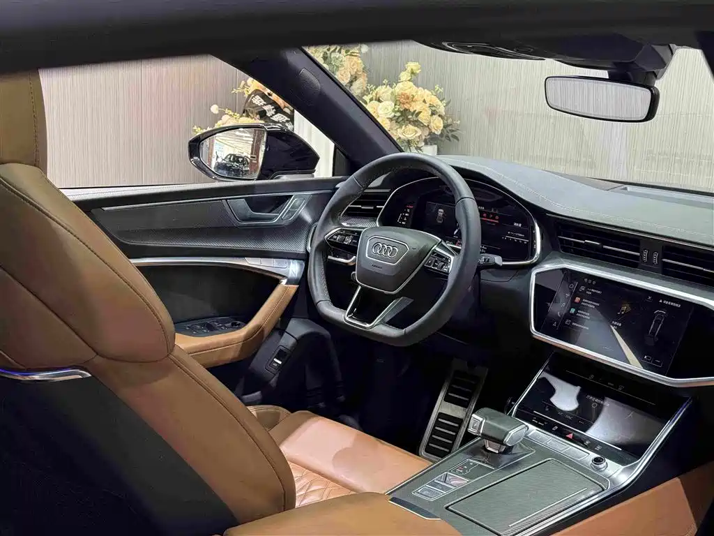 Audi A7L — фото 8
