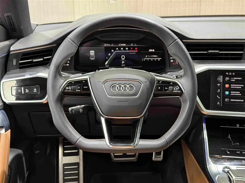 Audi A7L — фото 9
