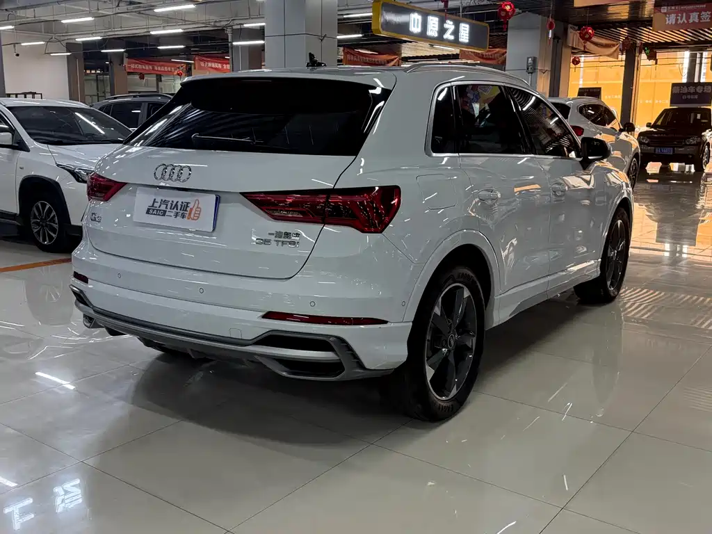 Audi Q3 — фото 9