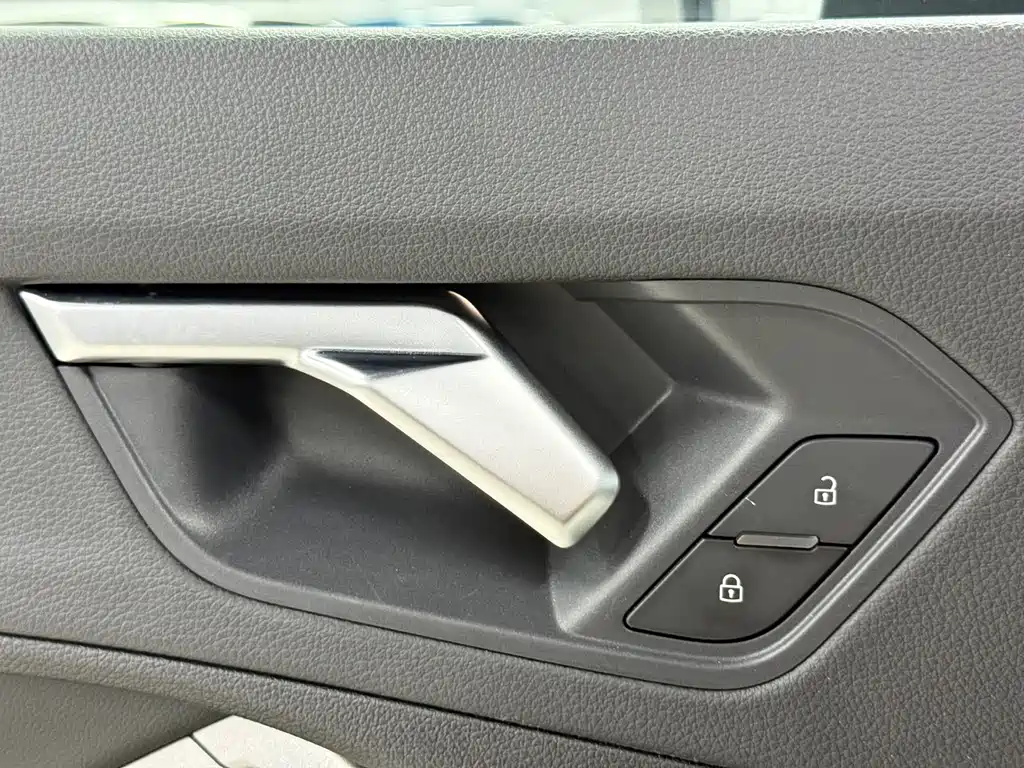 Audi Q3 — фото 15