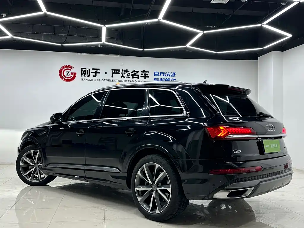 Audi Q7 — фото 5