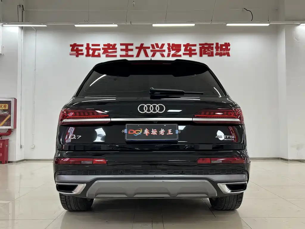 Audi Q7 — фото 8