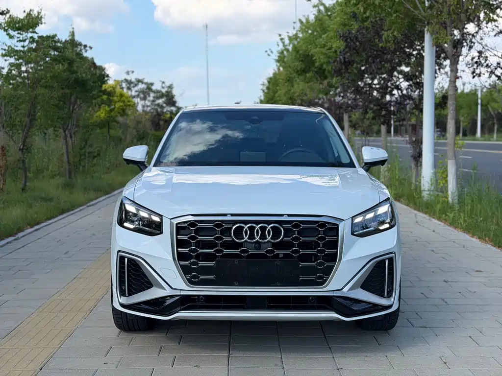 Audi Q2L — фото 2