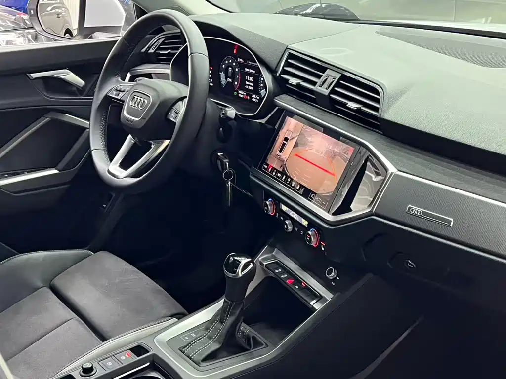 Audi Q3 — фото 19