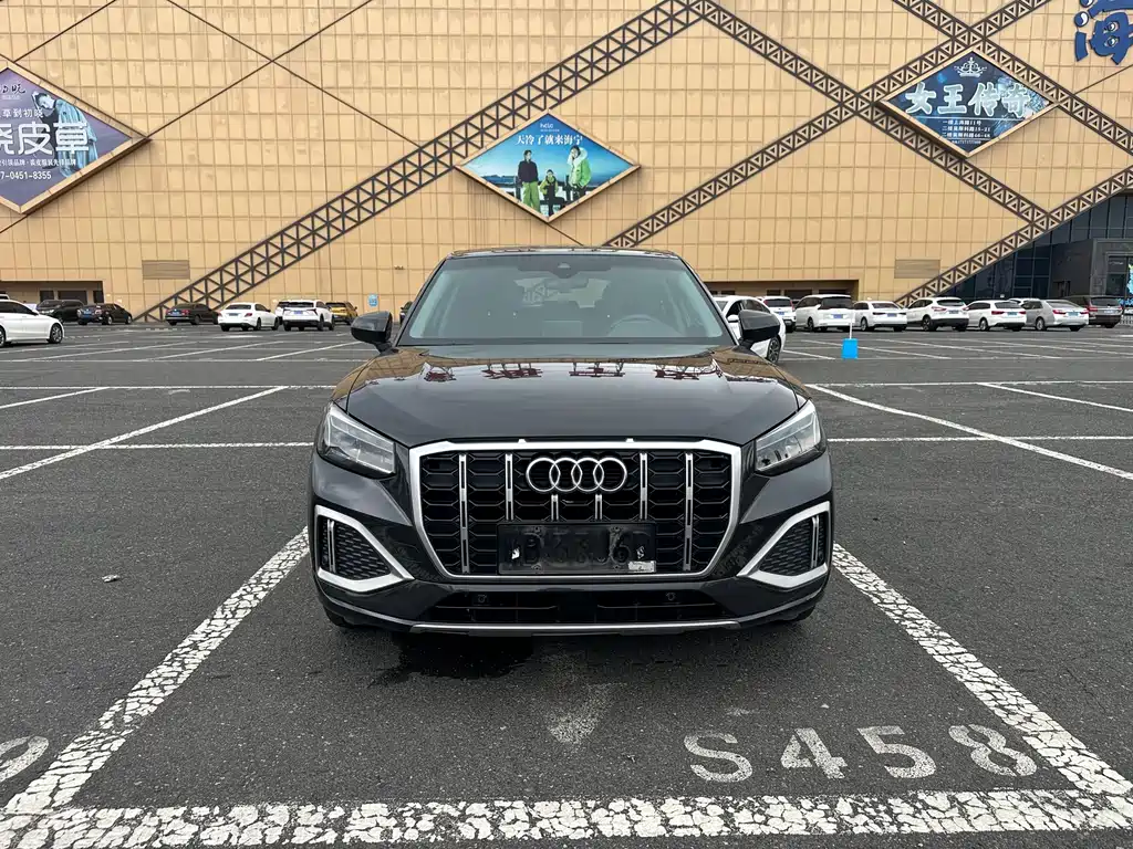 Audi Q2L — фото 2