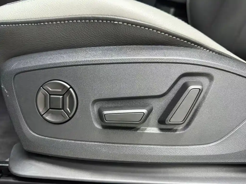 Audi Q3 — фото 20