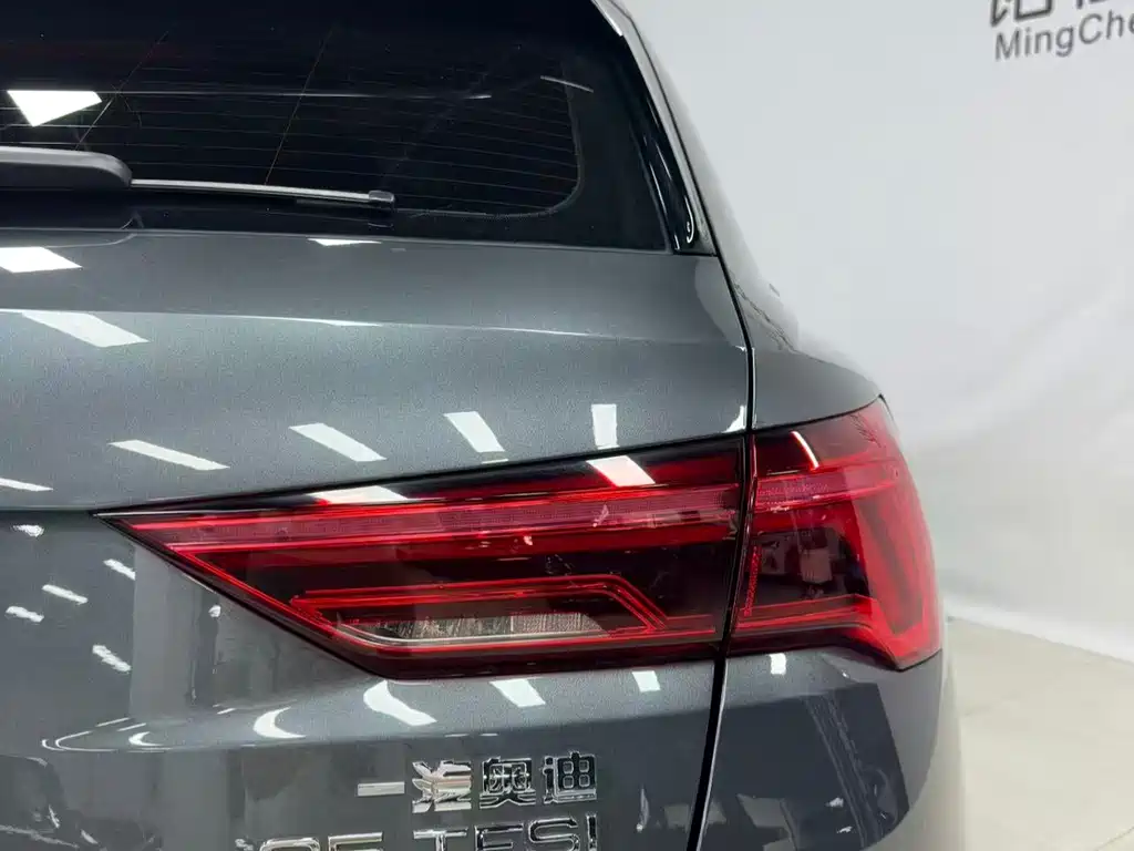 Audi Q3 — фото 9