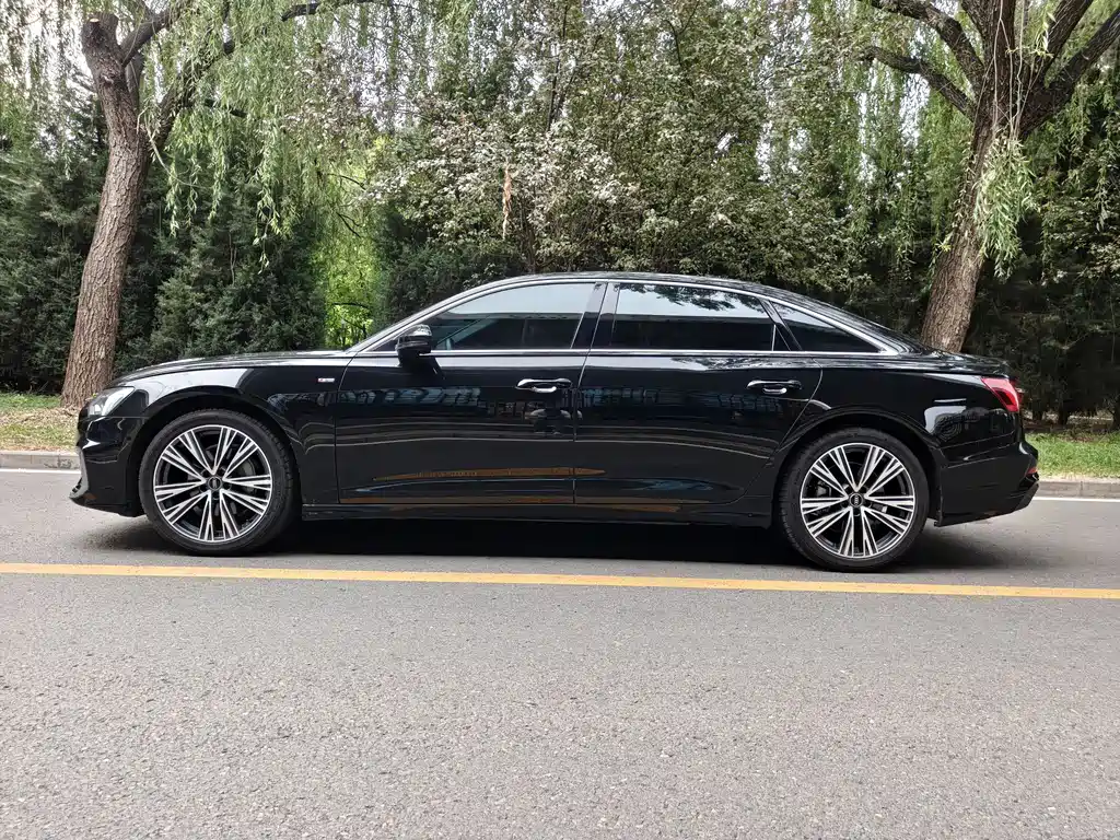 Audi A6L — фото 17