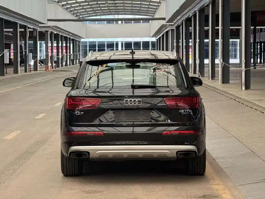 Audi Q7 — фото 5