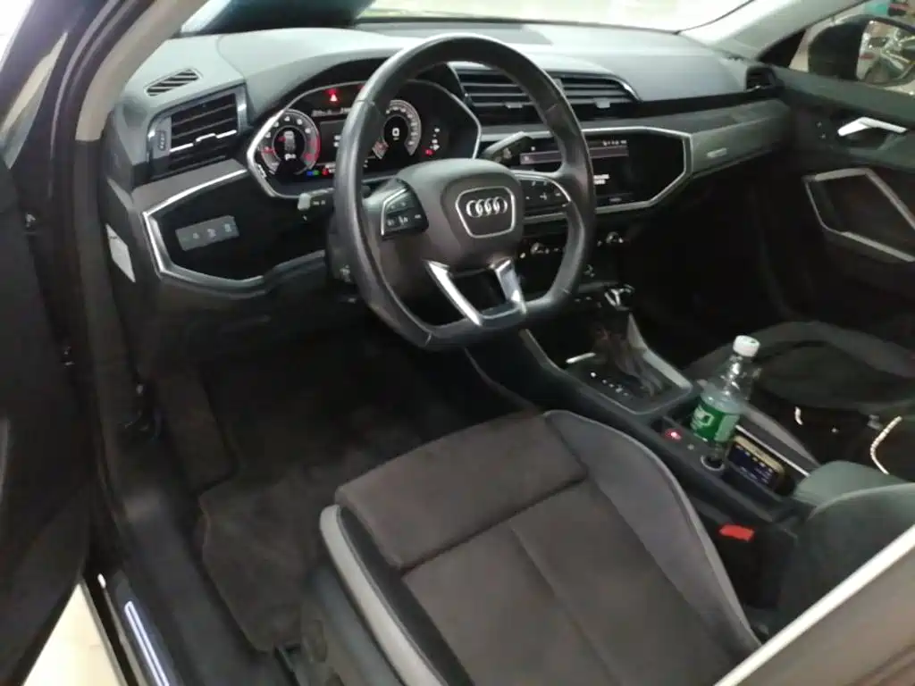 Audi Q3 — фото 10