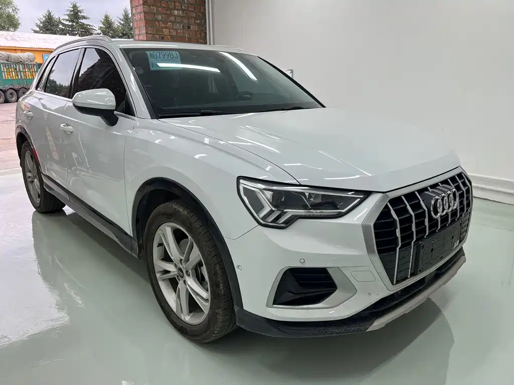 Audi Q3 — фото 4