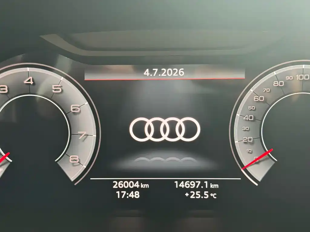 Audi Q3 — фото 15