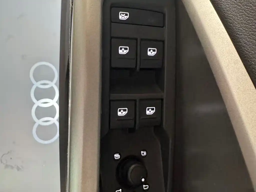 Audi Q3 — фото 18