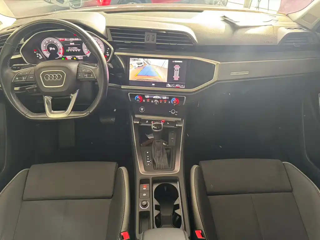 Audi Q3 — фото 20