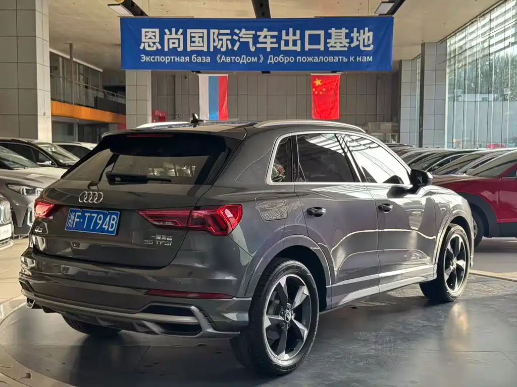 Audi Q3 — фото 10