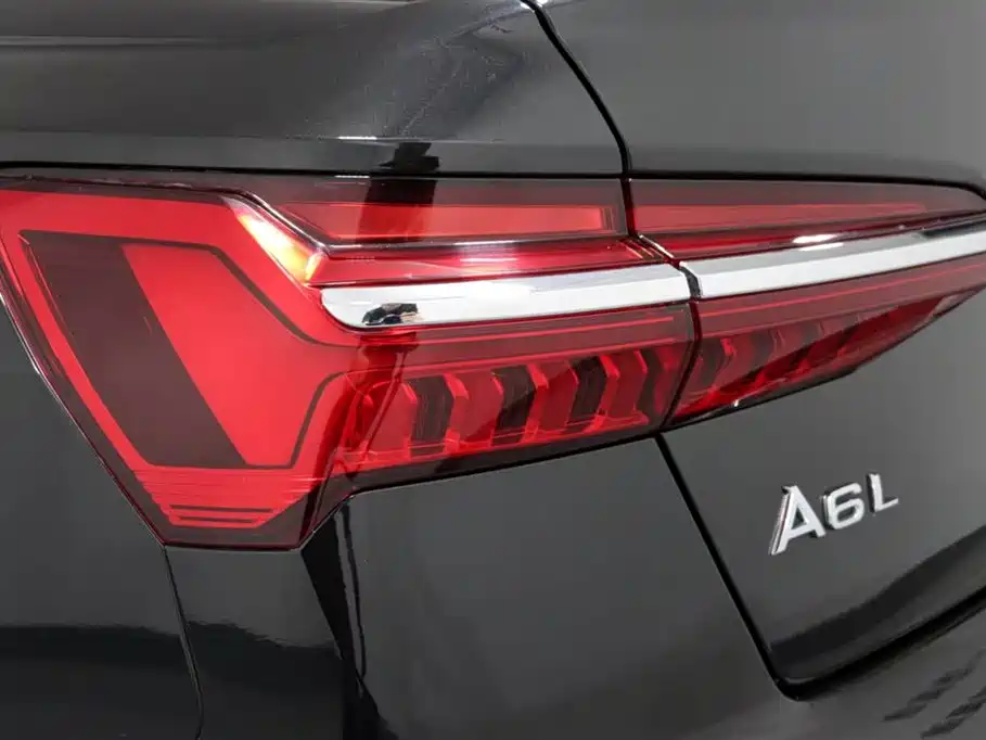 Audi A6L — фото 14