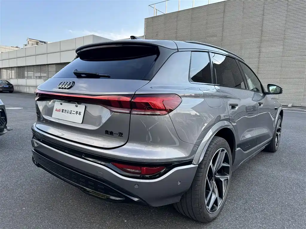 Audi Q6L e-tron — фото 11