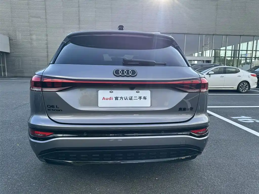Audi Q6L e-tron — фото 7