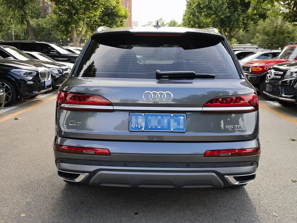 Audi Q7 — фото 15